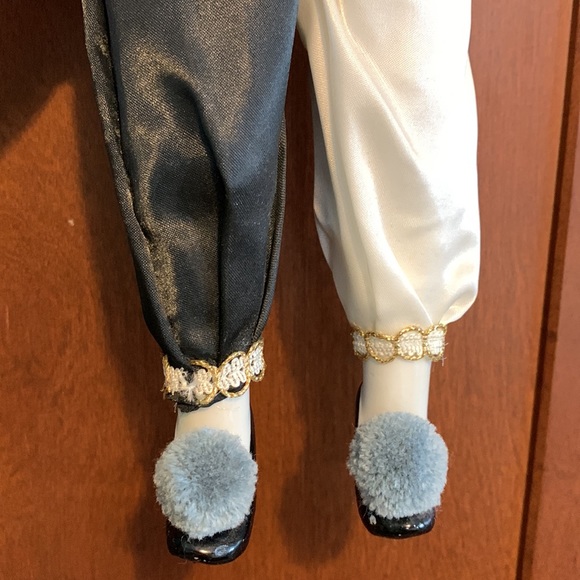 SALE!! Pierrot porcelain doll - Picture 5 of 8